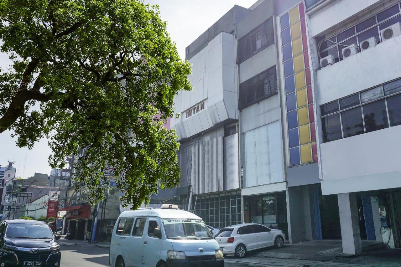 Super Oyo 91328 Fiducia Capsule Hotel Jakarta Exterior photo